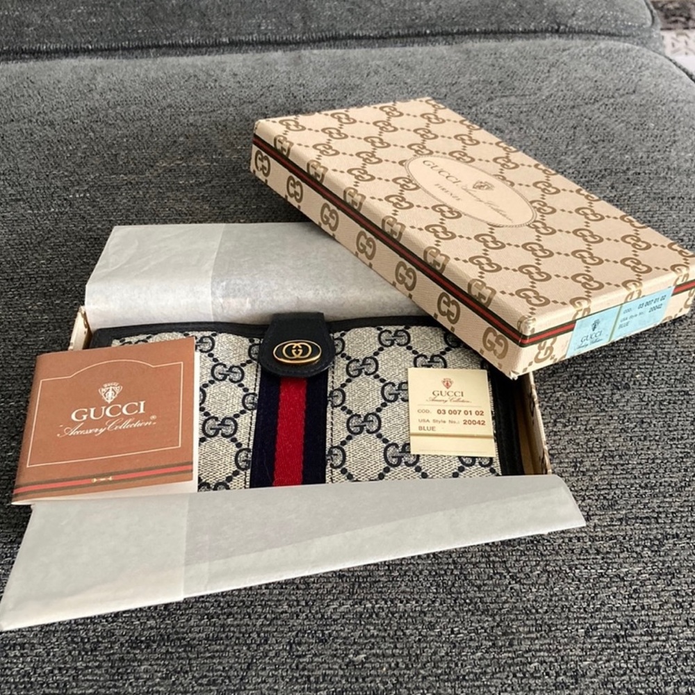 Gucci vintage wallet